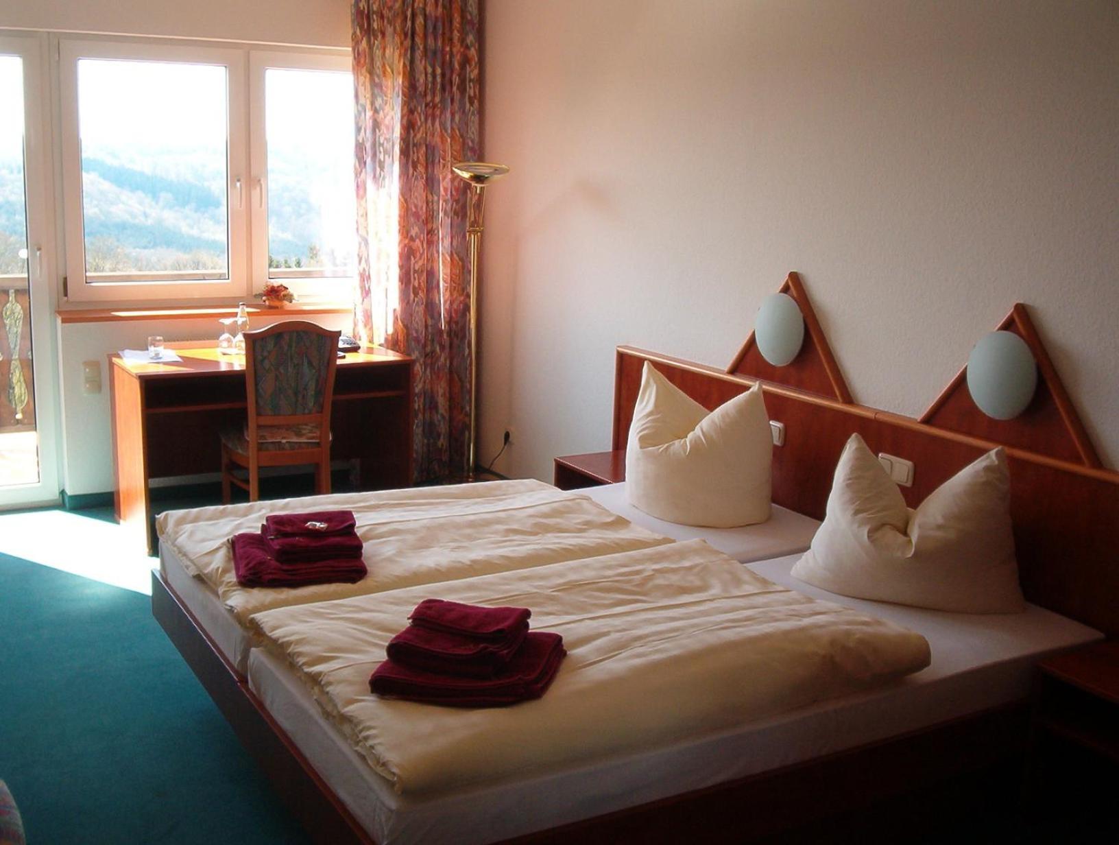 Hotel Und Gasthaus Rammelburg-Blick Friesdorf Esterno foto